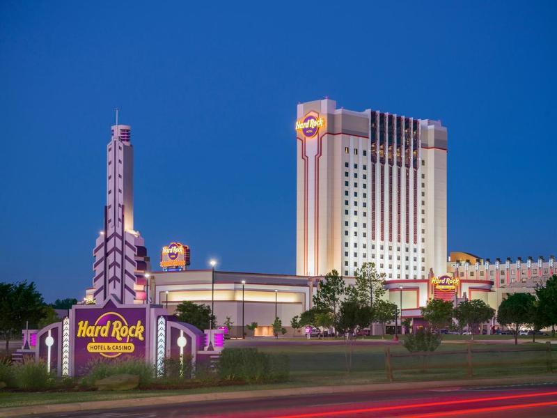 Rodeway Inn & Suites Tulsa Exterior photo